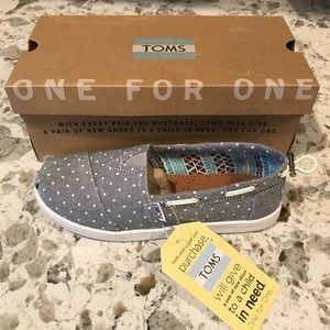 Brand New TOMS!